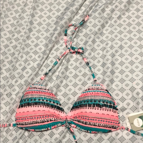 Eidon Other - Size medium patterned bikini top.